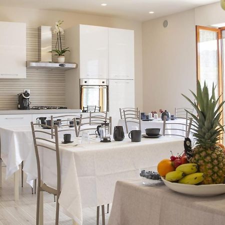 B&B Alba Sul Mare Guest House Massignano Eksteriør billede