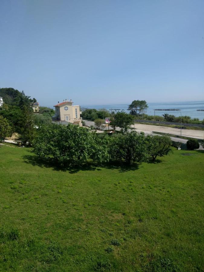 B&B Alba Sul Mare Guest House Massignano Eksteriør billede