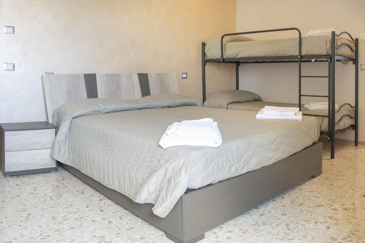 B&B Alba Sul Mare Guest House Massignano Eksteriør billede