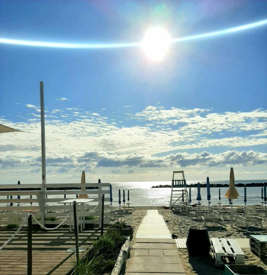 B&B Alba Sul Mare Guest House Massignano Eksteriør billede