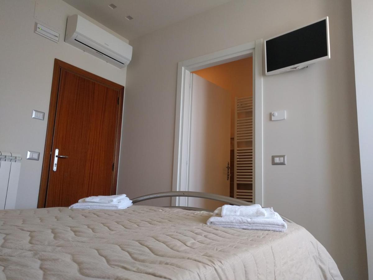 B&B Alba Sul Mare Guest House Massignano Eksteriør billede